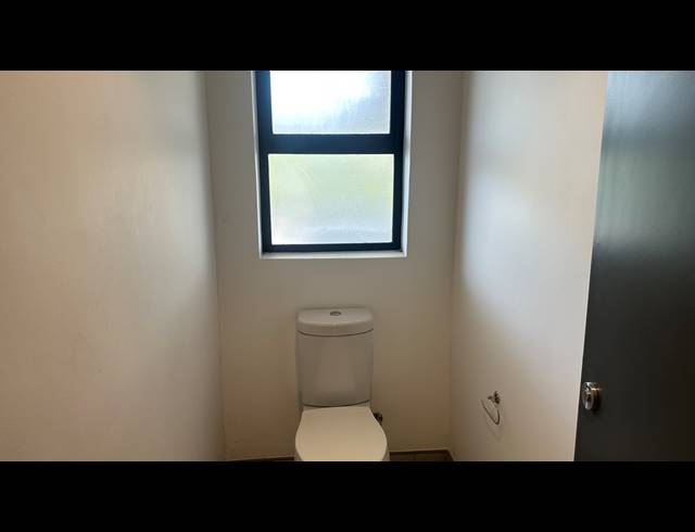 572M² MINI FACTORY TO LET IN STIKLAND INDUSTRIAL